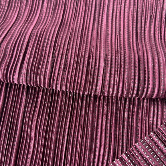 Revolution & Co Women's Top Pleated. in Shimmering Burgundy Glitter Stretch Top - Picture 4 of 12